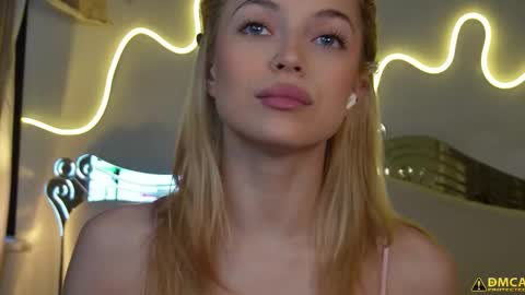 Kelly online show from November 27, 5:42 am