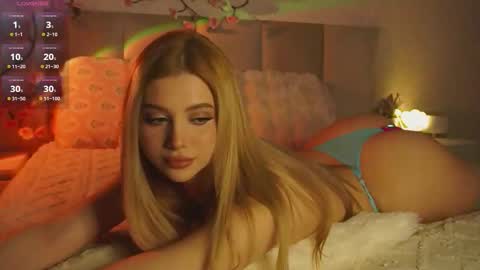 Snapshot of kelly_raid chatting on February 12, 9:21 pm Kelly online show from February 12, 9:21 pm