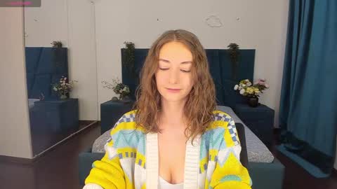 Kelly XO online show from December 6, 10:27 am