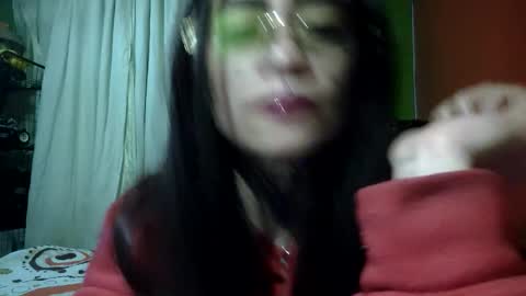 Snapshot of kellyandkataleya chatting on May 22, 11:32 pm kelly kata Lovense is on PVT ALWAYS OPEN online show from May 22, 11:32 pm