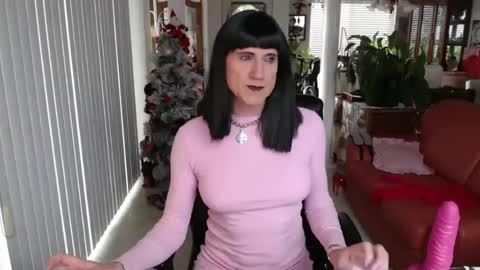 Snapshot of kellyannelynn chatting on December 2, 5:15 pm kellyanne Lynn but please call me fucktoy online show from December 2, 5:15 pm