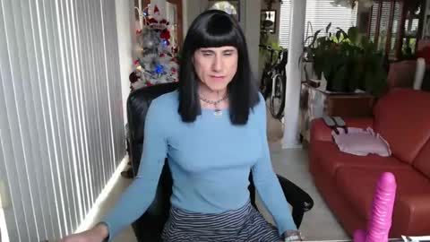 Snapshot of kellyannelynn chatting on December 14, 8:18 pm kellyanne Lynn but please call me fucktoy online show from December 14, 8:18 pm