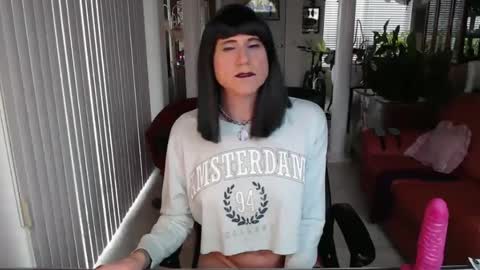 Snapshot of kellyannelynn chatting on January 27, 5:48 pm kellyanne Lynn but please call me fucktoy online show from January 27, 5:48 pm