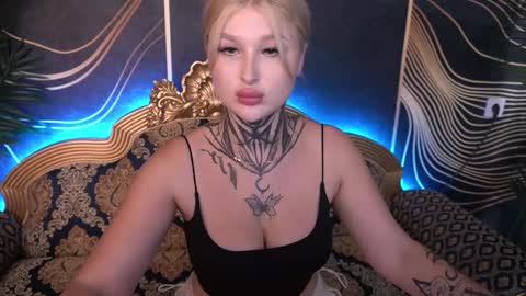 Snapshot of kellybabbe chatting on September 20, 12:06 pm Kelly online show from September 20, 12:06 pm