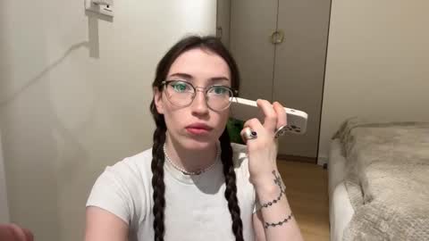 Kelly online show from March 10, 6:02 pm