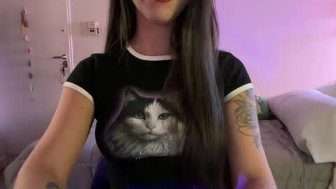 Snapshot of kellyblossom chatting on November 2, 8:17 am  poemita  online show from November 2, 8:17 am