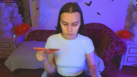 Im Kelly online show from October 17, 12:30 pm