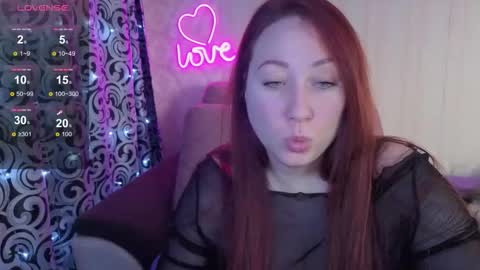 kellycrystall online show from December 21, 7:15 am