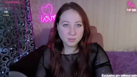 kellycrystall online show from January 8, 8:05 am