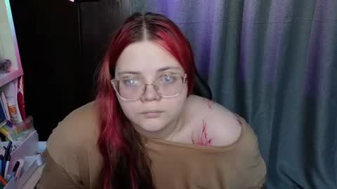 Kellyfiery online show from June 14, 1:57 pm