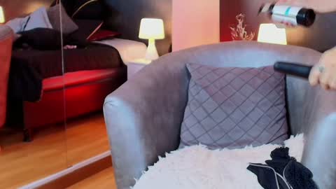 Snapshot of kellylust_ chatting on January 3, 2:10 am Kelly online show from January 3, 2:10 am