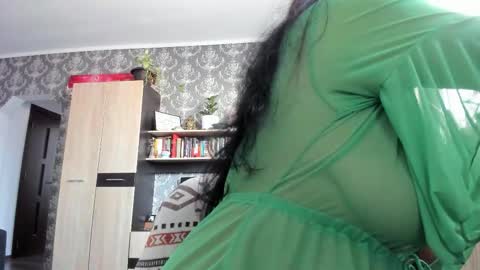 Snapshot of kellymorgan_ chatting on October 30, 8:49 am Monday - Friday  08 am - 3 pm GMT 3 online show from October 30, 8:49 am