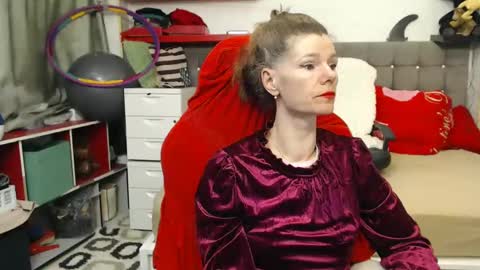 kelly online show from March 10, 12:07 am