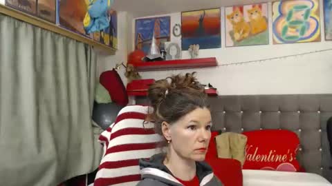 kelly online show from February 26, 7:24 pm