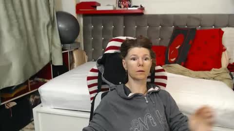 kelly online show from May 16, 12:07 am
