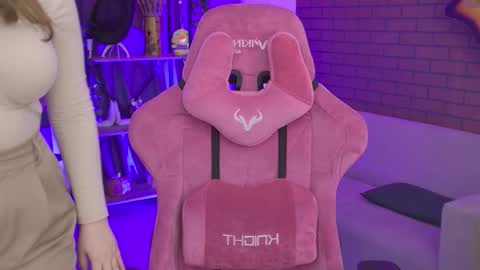 kelly online show from February 4, 11:38 am