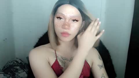 Kelly Smith online show from January 16, 9:46 am