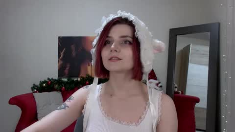 Kelly Stoneys online show from December 3, 6:39 pm