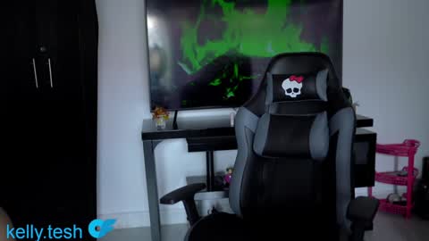 Snapshot of kellytesh chatting on November 20, 4:40 pm Kelly online show from November 20, 4:40 pm