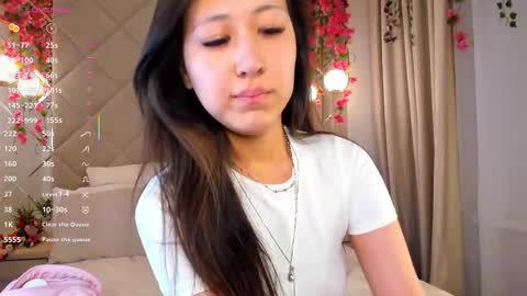 kellyy_bern online show from December 3, 1:02 am