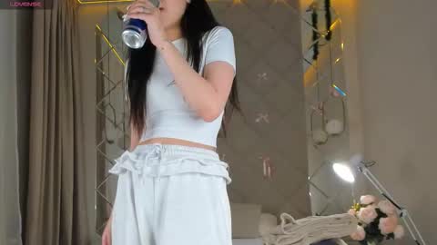 kellyy_bern online show from March 16, 1:00 am