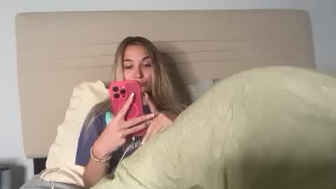 Kelsey Blu online show from May 24, 11:32 pm