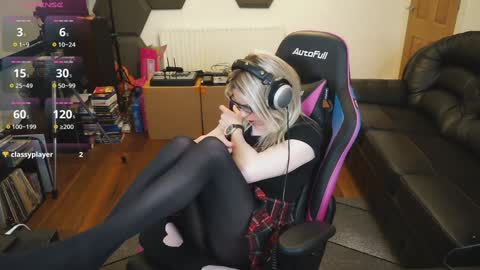 Snapshot of kelseycobalt chatting on December 3, 9:01 pm kelseycobalt online show from December 3, 9:01 pm