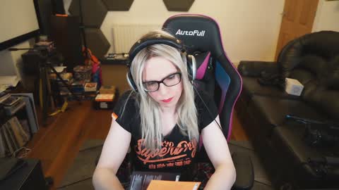 Snapshot of kelseycobalt chatting on December 13, 12:53 am kelseycobalt online show from December 13, 12:53 am