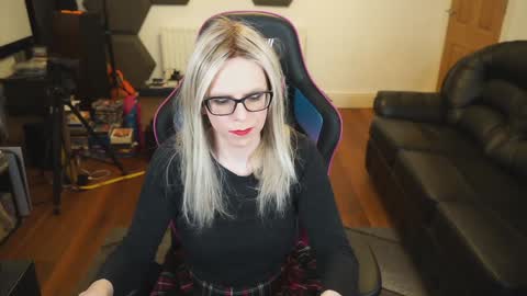 Snapshot of kelseycobalt chatting on December 14, 10:39 pm kelseycobalt online show from December 14, 10:39 pm