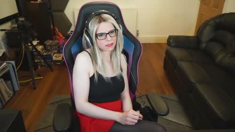 Snapshot of kelseycobalt chatting on December 17, 1:50 am kelseycobalt online show from December 17, 1:50 am