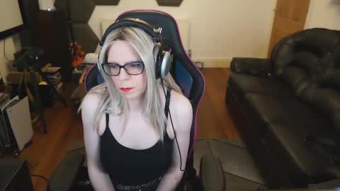 Snapshot of kelseycobalt chatting on February 18, 8:14 pm kelseycobalt online show from February 18, 8:14 pm