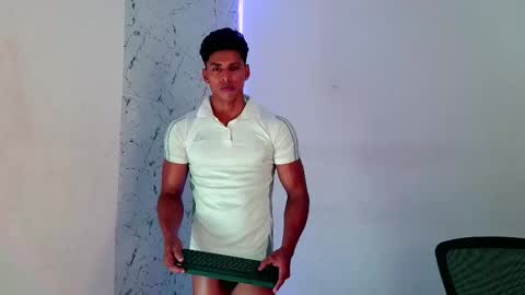 Snapshot of ken__owensx chatting on September 11, 3:39 am ken__owensx online show from September 11, 3:39 am