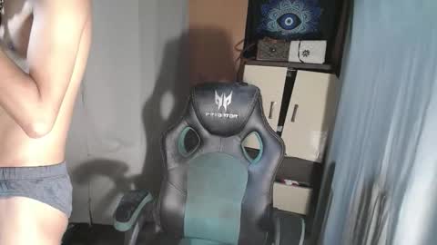 Snapshot of ken_bigcockxx chatting on October 24, 4:14 pm Ken online show from October 24, 4:14 pm