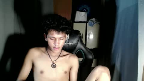 Snapshot of ken_bigcockxx chatting on November 7, 8:47 am Ken online show from November 7, 8:47 am