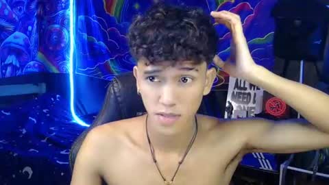 Snapshot of ken_bigcockxx chatting on July 10, 9:39 pm Ken online show from July 10, 9:39 pm