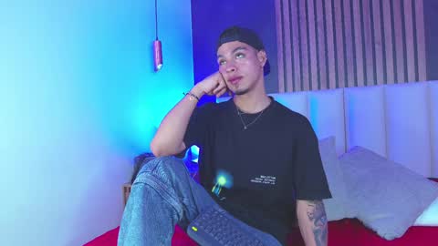   online show from February 4, 3:44 am