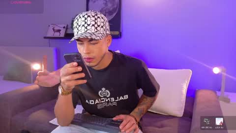   online show from April 28, 9:03 am