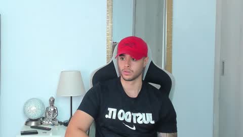 Snapshot of ken_mailik chatting on January 6, 3:32 am ken_mailik online show from January 6, 3:32 am