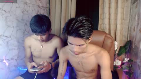 ken_minjun online show from April 29, 11:47 am