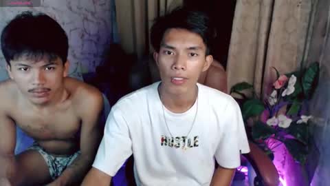 ken_minjun online show from June 10, 1:32 pm