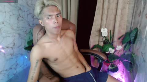 ken_minjun online show from June 16, 12:19 pm
