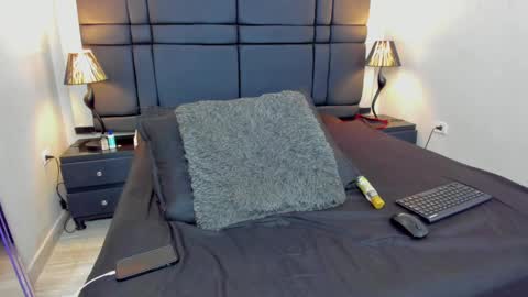 Snapshot of ken_smith01 chatting on January 10, 3:18 am Ken Smith online show from January 10, 3:18 am