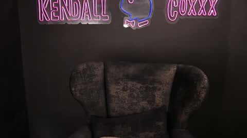 Snapshot of kendall_coxxx chatting on February 2, 6:48 am online show from February 2, 6:48 am