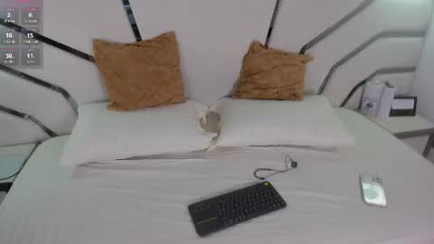 kendall_evanss_ online show from June 13, 7:12 pm