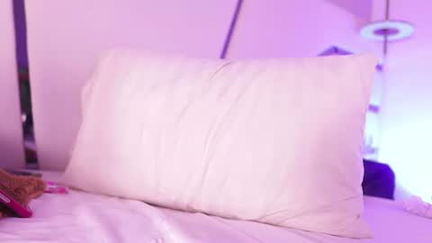 kendall_evanss_ online show from July 19, 7:39 pm