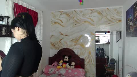 kendall  online show from November 3, 4:14 am