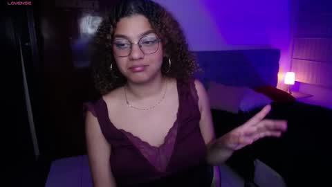 Snapshot of kendall_rossii_ chatting on November 10, 5:17 am kendall_rossii_ online show from November 10, 5:17 am