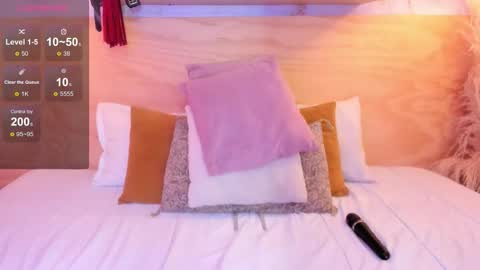 Snapshot of kendallqueenn chatting on November 13, 2:43 am Kendall online show from November 13, 2:43 am