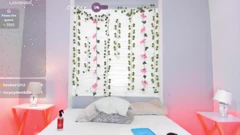 Kendal online show from December 19, 3:52 pm