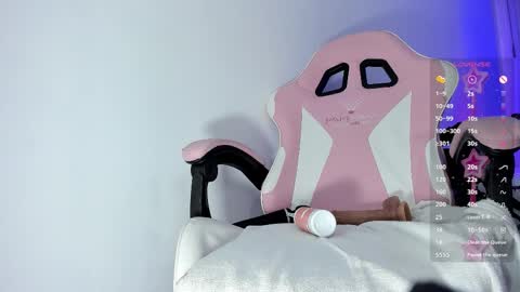 Kendall online show from February 24, 8:18 pm